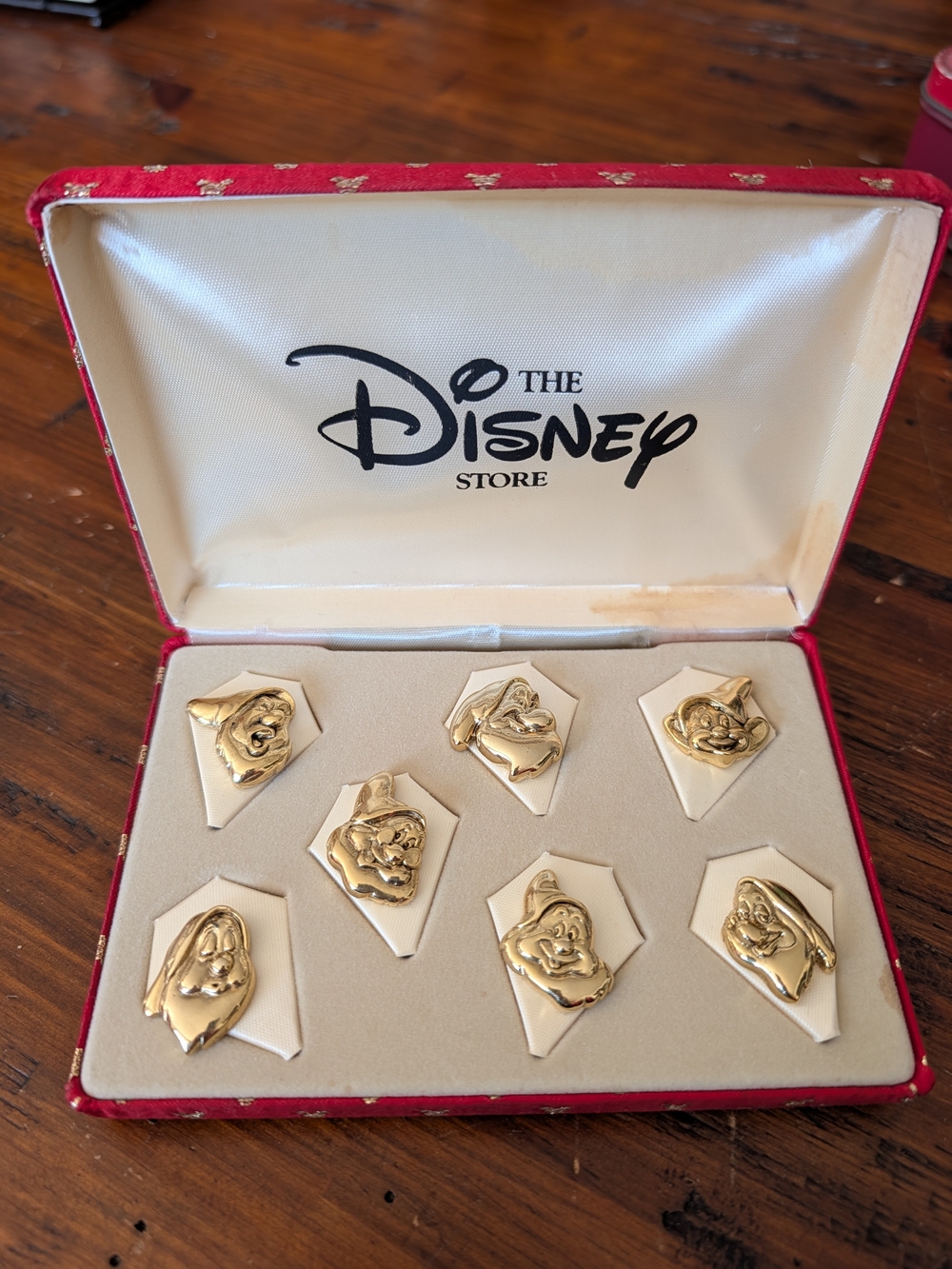 Vintage 1980s Disney Store Seven Dwarfs Gold Pin Set Original Box